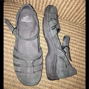 Dansko Kiera Suede Grey MJ Clogs